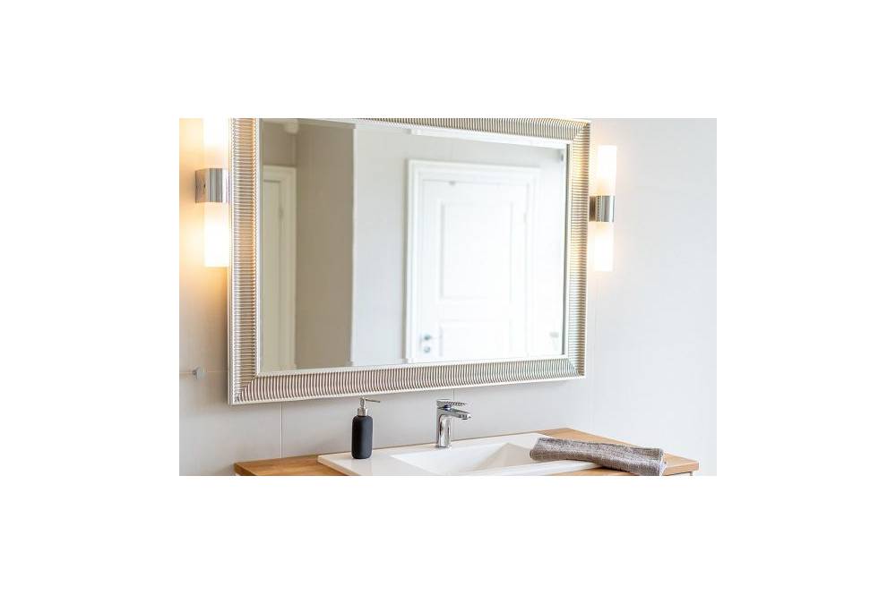 Miroir Simple Sur Mesure | Livraison Rapide | MonVitrage.fr